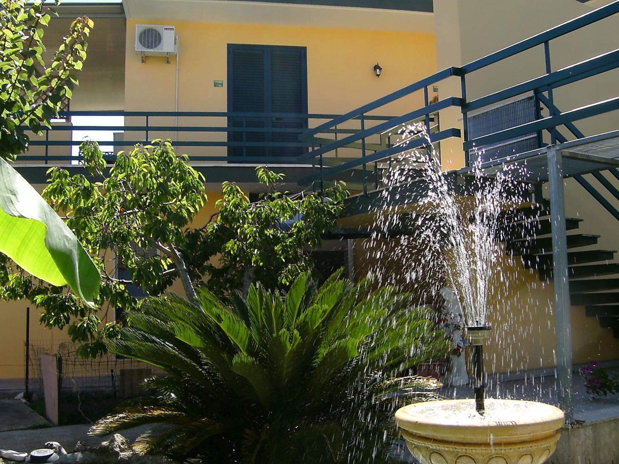 Vento Dell'Est Bed & Breakfast Сан Каталдо Екстериор снимка