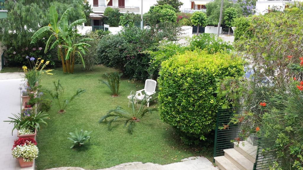 Vento Dell'Est Bed & Breakfast Сан Каталдо Екстериор снимка